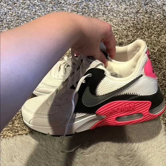 Nike Women's Excee Air Max White and Pink Sneakers - Picture 4 of 11